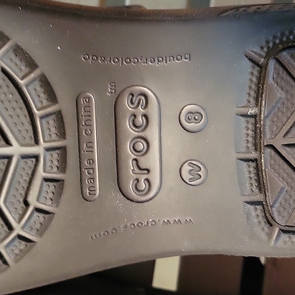 Brown Crocs size 8 never worn - Picture 4 of 9